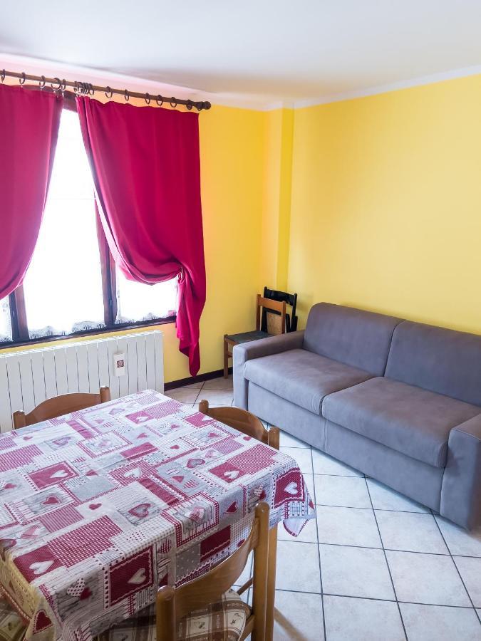 El Rocol Aparthotel Vezza d'Oglio Bagian luar foto
