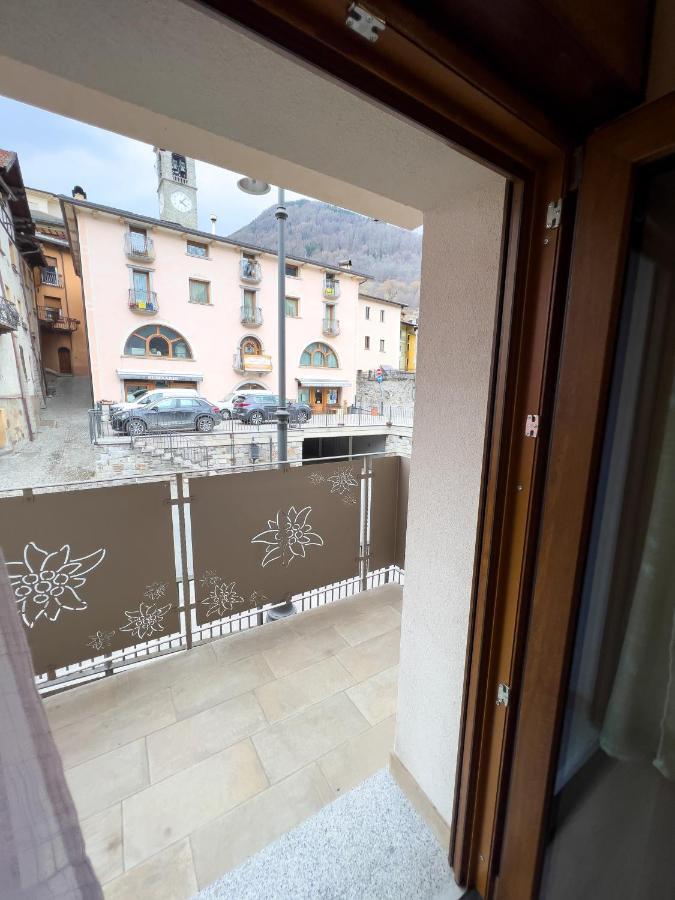 El Rocol Aparthotel Vezza d'Oglio Bagian luar foto