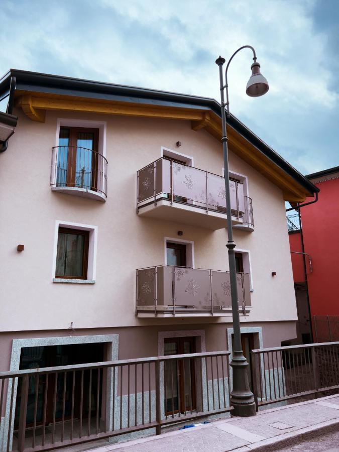 El Rocol Aparthotel Vezza d'Oglio Bagian luar foto